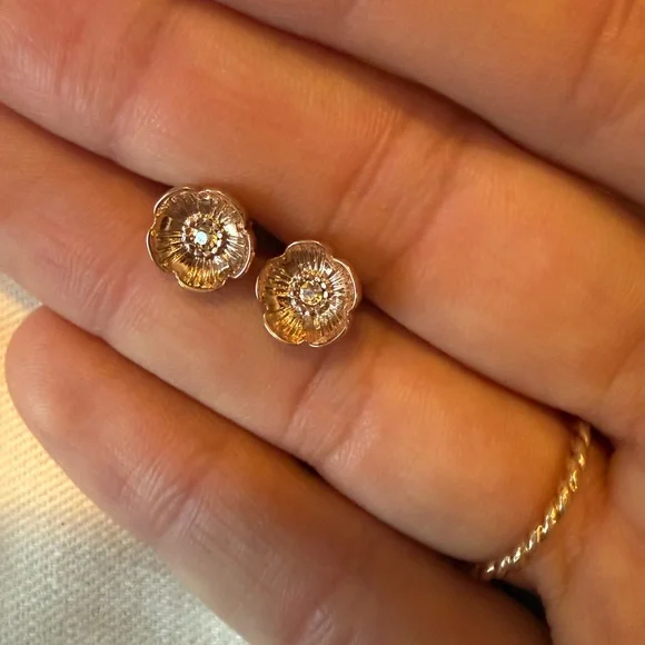 Coach rose gold flower earrings - Picture 3 of 3